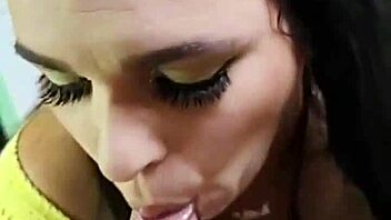 Chupei meu amiguinho sexy wife fucking