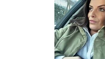 hows my milf ass look, fuckable? lemme let ya touch if ur good boy