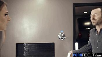 Pornfidelity James Deen Pounds Gia Derza In Bathroom With Fisting And Blowjob