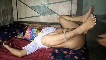 First painful sex before marriage, leaked Indian HD clip