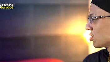 arrebentando o skatista com o pau