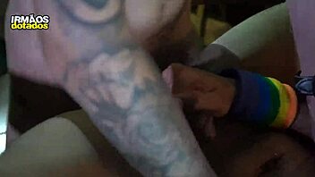 arrebentando o skatista com o pau