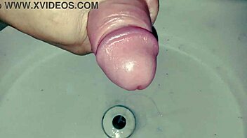 Solo masturbation adventure with Bad Wolf28