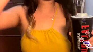 巨乳性感妹狂挑逗