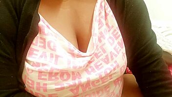 Indian College Girl Shows Sexy BOOBS