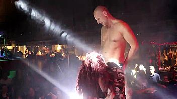 I enjoy this military performance in Alicante