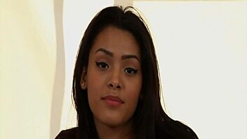 Sometimes amateur chicks give dirtier blowjobs than porn stars in college casting