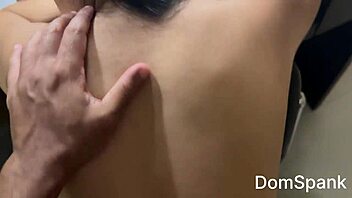 Vietnamesisk storrövmamma skriker av hårt knull i alla positioner