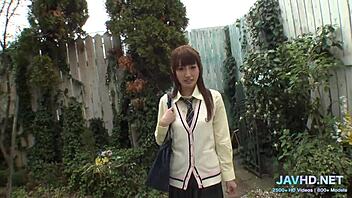 Japanese hot girls, show off sexy legs in vol 32?