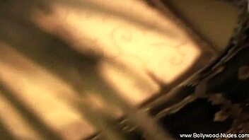 She dances lying down while giving handjob and blowjob 😍