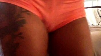 Black beauty twerks and shows off her curvy body and her juicy pussy lips
