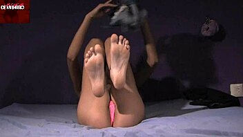 Bored in quarantine, teen masturbates while waiting for tinder date