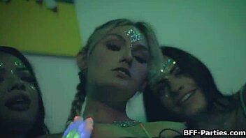 quaranteen 18+ dancing and raving with us in foursome sharing cock 😎