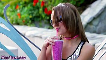 i'm licking her pussy while she wears glasses