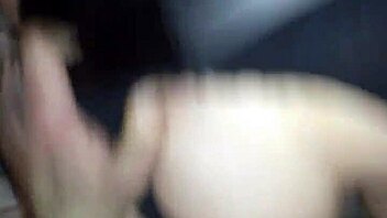 جعل ميلف تنفجر بقوة على قضيب ضخم الليلة