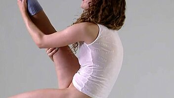 Flexible Teen 18+ Urusula Fe Stretching Nude at Gym Workout