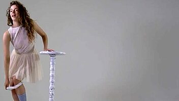 Flexible Teen 18+ Urusula Fe Stretching Nude at Gym Workout