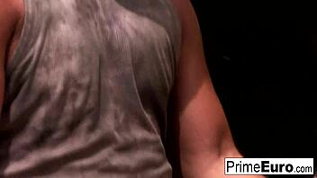 Babe Jade Gets Double Penetrated with Assfucking and Cumshot