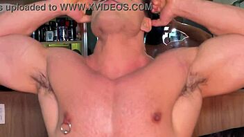 Tiago Gaúcho bodybuilder in hardcore gay action