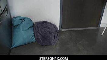 Äitipuoleni Quinn Waters imee mun ison kyrvän