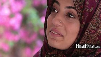 Muslim Woman Meets Black Men in Neighborhood Introduction