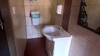 POV Kompilasi Kencing di Muka Pacar di Resort Telanjang