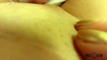 Santa Claus devours amateur milf's shaved pussy for Christmas POV.