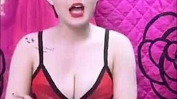 Hot Vietnamese Girl Performs Live Stream Session