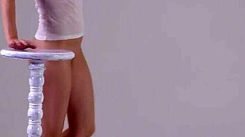 Flexible Teen 18+ Urusula Fe Stretching Nude at Gym Workout