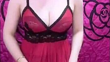 Hot Vietnamese Girl Performs Live Stream Session