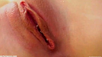 gitta blond solo fingering masturbation