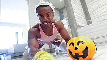 Maids earn big fat tip with ass licking and spreading