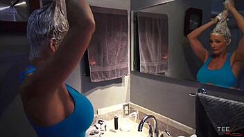 DEAUXMA GIVES BLOWJOB WHILE SHAMPOOING!