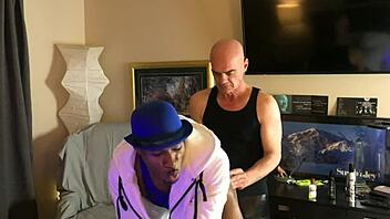 Gay BLACK man GETS plugged