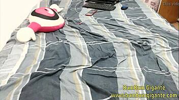 i'm stripping for a boy online and cumming hard