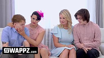 Wow, realtor stepmoms swapped and banged their 18yo stepsons! 😍