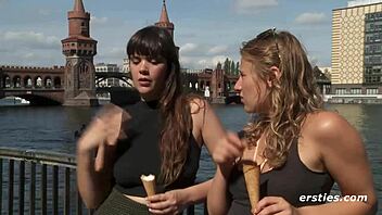 Blake and lindsey lick ice cream then pussies