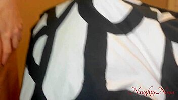 Mostohaanya megcsúszik és landol a kemény dugómon