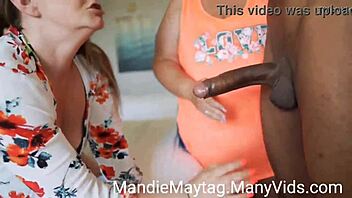 Stretch3x and Suzeequebbw make my throat bulge in wild threesome