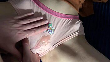 the hottest pussy rubbing and cum on roommates kinky panties?