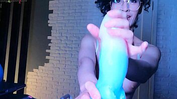 i masturbate with butt plug and reach orgasm