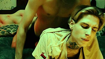 Ai încercat vreodată atât de mult sex încât somnul pare mai bun, twink?