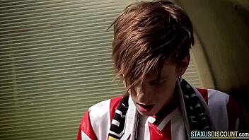 I’m into European twinks fingering and raw pounding.