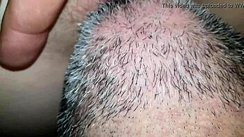 licking my wife's sweet pussy 😋