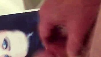 Friend receives a cum tribute during masturbation