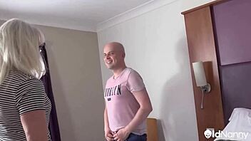 Milf With Natural Tits Masturbating - Agedlove