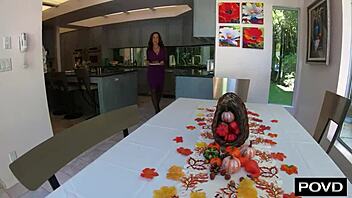Lisa Ann gets creampied before family Thanksgiving arrival