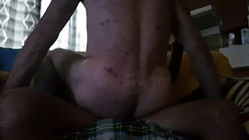 Watch this hot gay cumshot scene unfold