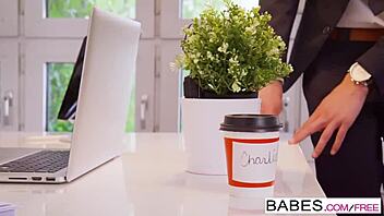 I’m obsessed with Belle Claire banging hard at the office, totally in charge!