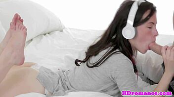 Model girlfriend lovingly handles her man in amateur clip